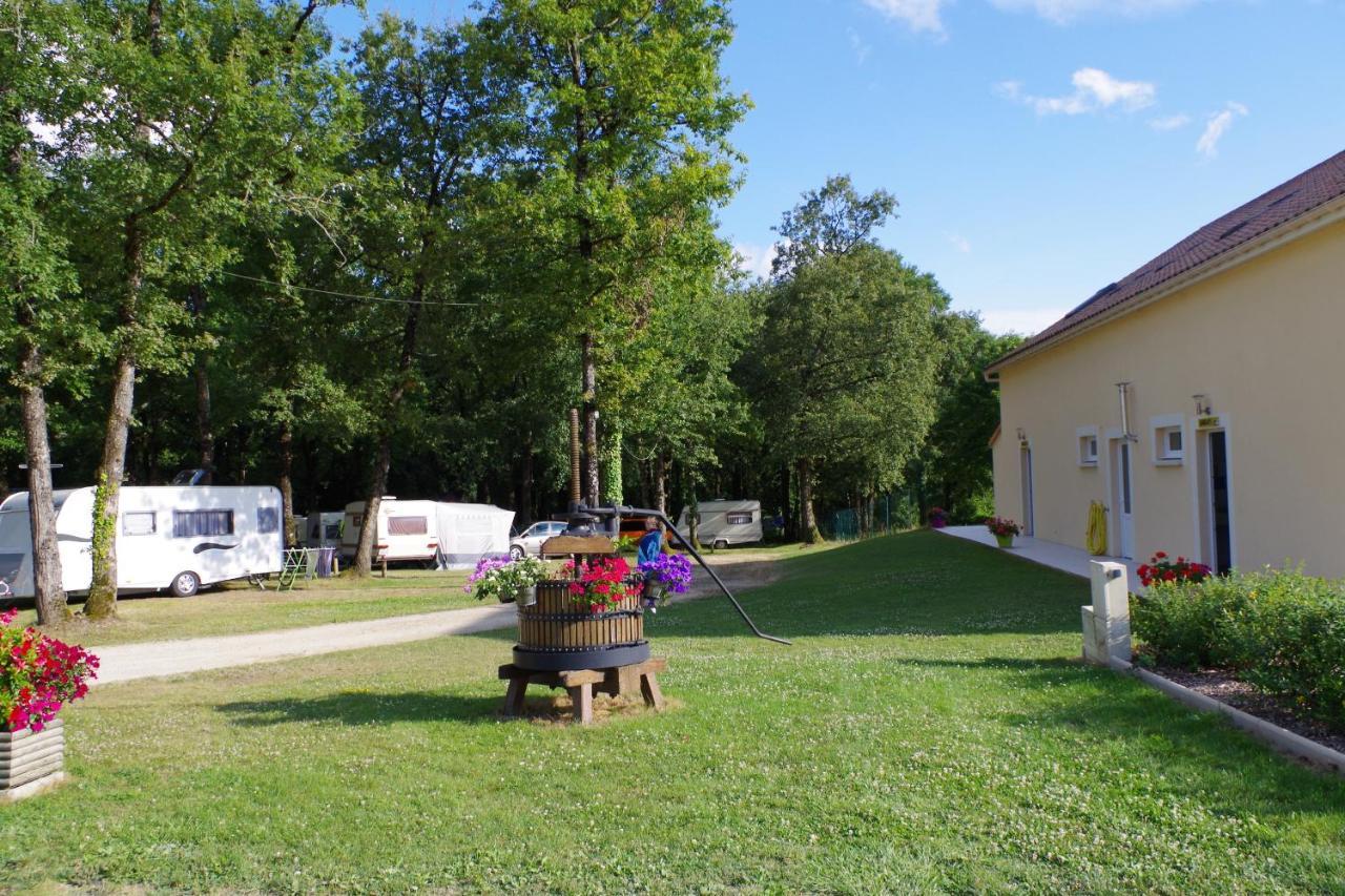 Camping Les Petites Minaudieres Coussay-les-Bois Exteriér fotografie