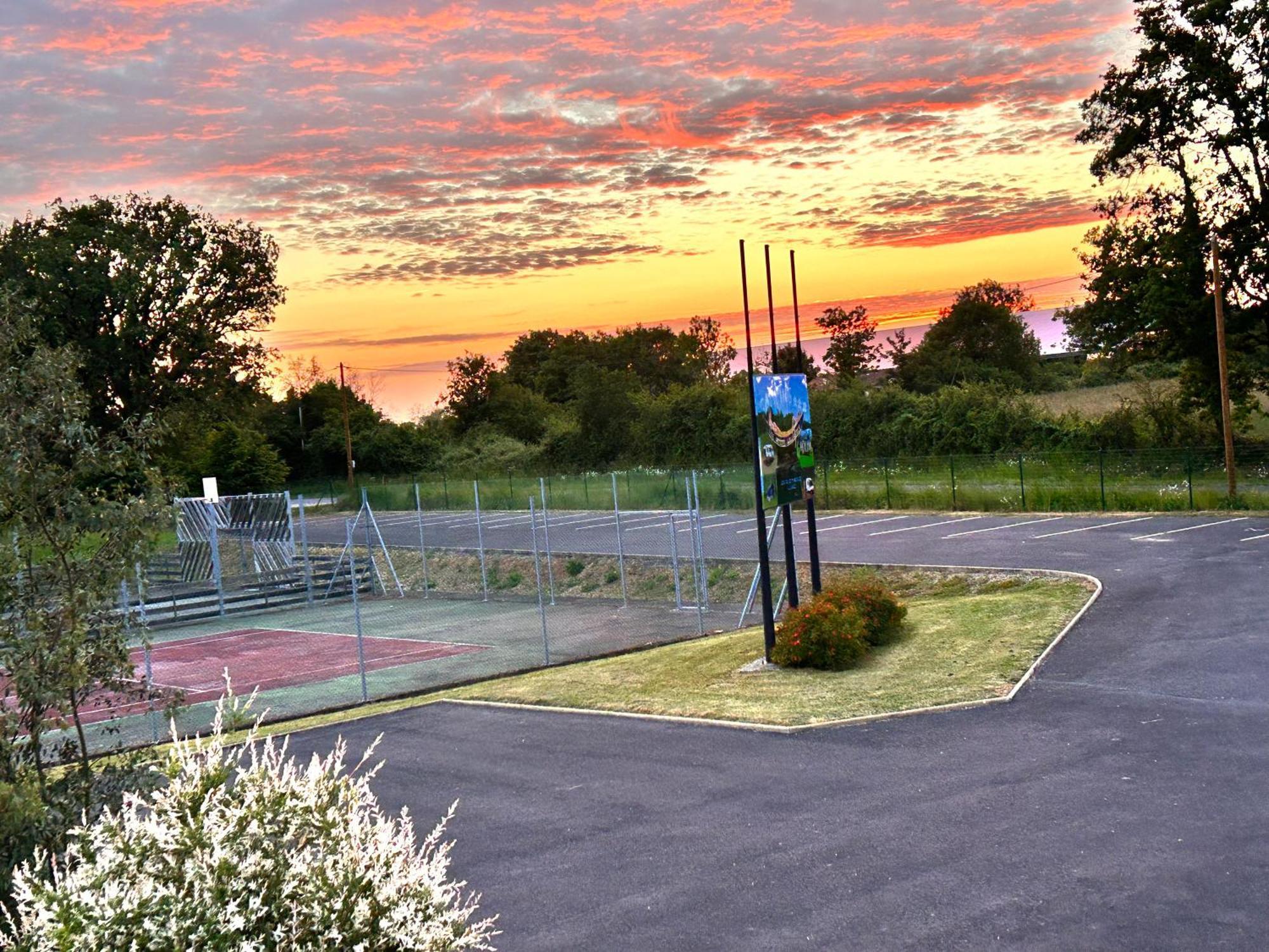 Camping Les Petites Minaudieres Coussay-les-Bois Exteriér fotografie